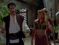 extant_XenaWarriorPrincess_2x16-ForHimtheBellTolls_03519