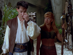 extant_XenaWarriorPrincess_2x16-ForHimtheBellTolls_03526