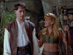 extant_XenaWarriorPrincess_2x16-ForHimtheBellTolls_03532
