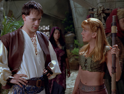 extant_XenaWarriorPrincess_2x16-ForHimtheBellTolls_03543