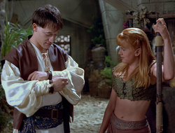 extant_XenaWarriorPrincess_2x16-ForHimtheBellTolls_03548