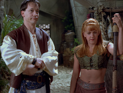 extant_XenaWarriorPrincess_2x16-ForHimtheBellTolls_03550