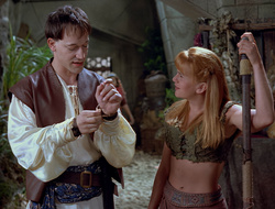 extant_XenaWarriorPrincess_2x16-ForHimtheBellTolls_03553