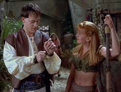 extant_XenaWarriorPrincess_2x16-ForHimtheBellTolls_03554