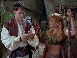 extant_XenaWarriorPrincess_2x16-ForHimtheBellTolls_03555
