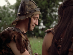 extant_XenaWarriorPrincess_2x16-ForHimtheBellTolls_03606