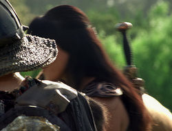 extant_XenaWarriorPrincess_2x16-ForHimtheBellTolls_03656