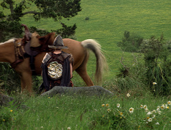 extant_XenaWarriorPrincess_2x16-ForHimtheBellTolls_03661