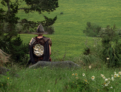 extant_XenaWarriorPrincess_2x16-ForHimtheBellTolls_03663