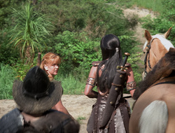 extant_XenaWarriorPrincess_2x16-ForHimtheBellTolls_03691