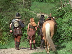 extant_XenaWarriorPrincess_2x16-ForHimtheBellTolls_03699
