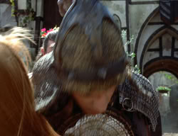 extant_XenaWarriorPrincess_3x02-BeenThereDoneThat_00243