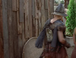 extant_XenaWarriorPrincess_3x02-BeenThereDoneThat_00975