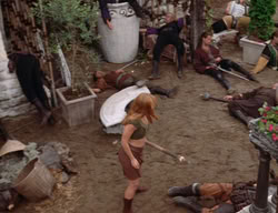 extant_XenaWarriorPrincess_3x02-BeenThereDoneThat_03189