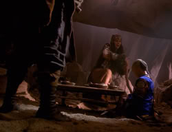 extant_XenaWarriorPrincess_3x07-TheDebtII_0386