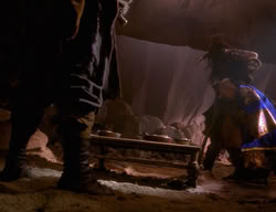 extant_XenaWarriorPrincess_3x07-TheDebtII_0391