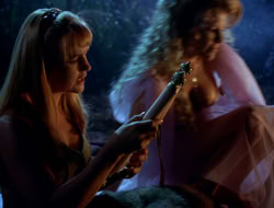 extant_XenaWarriorPrincess_3x10-TheQuillIsMightier_00166