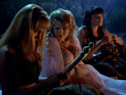extant_XenaWarriorPrincess_3x10-TheQuillIsMightier_00177