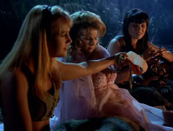 extant_XenaWarriorPrincess_3x10-TheQuillIsMightier_00190