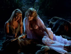 extant_XenaWarriorPrincess_3x10-TheQuillIsMightier_00262