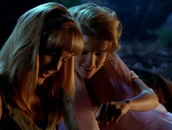 extant_XenaWarriorPrincess_3x10-TheQuillIsMightier_00303