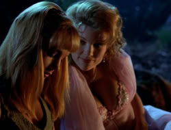 extant_XenaWarriorPrincess_3x10-TheQuillIsMightier_00312