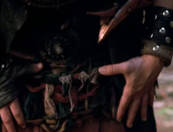 extant_XenaWarriorPrincess_3x10-TheQuillIsMightier_00721