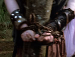 extant_XenaWarriorPrincess_3x10-TheQuillIsMightier_02459