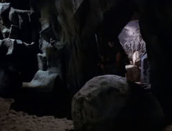 extant_XenaWarriorPrincess_3x10-TheQuillIsMightier_02683