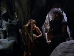 extant_XenaWarriorPrincess_3x10-TheQuillIsMightier_02685