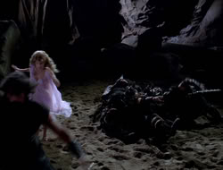 extant_XenaWarriorPrincess_3x10-TheQuillIsMightier_02761