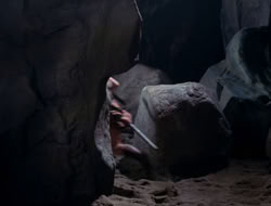 extant_XenaWarriorPrincess_3x10-TheQuillIsMightier_02886