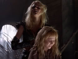 3x11-MaternalInstincts_001016