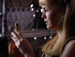 3x11-MaternalInstincts_002699