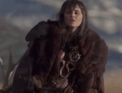extant_XenaWarriorPrincess_4x01-AdventuresInTheSinTrade_00570