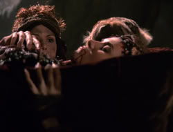 extant_XenaWarriorPrincess_4x01-AdventuresInTheSinTrade_02446
