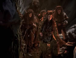 extant_XenaWarriorPrincess_4x01-AdventuresInTheSinTrade_02945