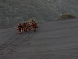 extant_XenaWarriorPrincess_4x01-AdventuresInTheSinTrade_03136
