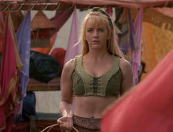 extant_XenaWarriorPrincess_4x03_AFamilyAffair_00393