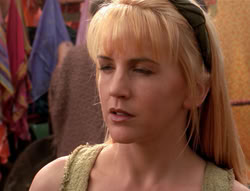 extant_XenaWarriorPrincess_4x03_AFamilyAffair_00630
