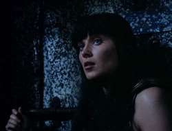 extant_XenaWarriorPrincess_4x03_AFamilyAffair_01003