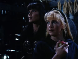 extant_XenaWarriorPrincess_4x03_AFamilyAffair_01018