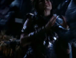 extant_XenaWarriorPrincess_4x03_AFamilyAffair_01142