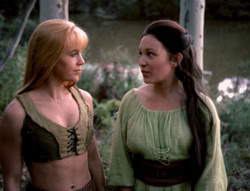 extant_XenaWarriorPrincess_4x03_AFamilyAffair_01728