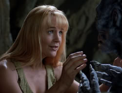 extant_XenaWarriorPrincess_4x03_AFamilyAffair_02009