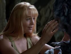 extant_XenaWarriorPrincess_4x03_AFamilyAffair_02011