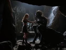 extant_XenaWarriorPrincess_4x03_AFamilyAffair_02090