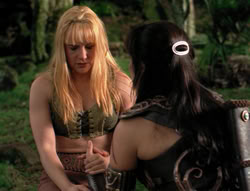 extant_XenaWarriorPrincess_4x03_AFamilyAffair_02373