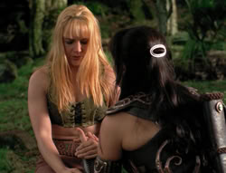 extant_XenaWarriorPrincess_4x03_AFamilyAffair_02375
