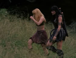 extant_XenaWarriorPrincess_4x03_AFamilyAffair_02536